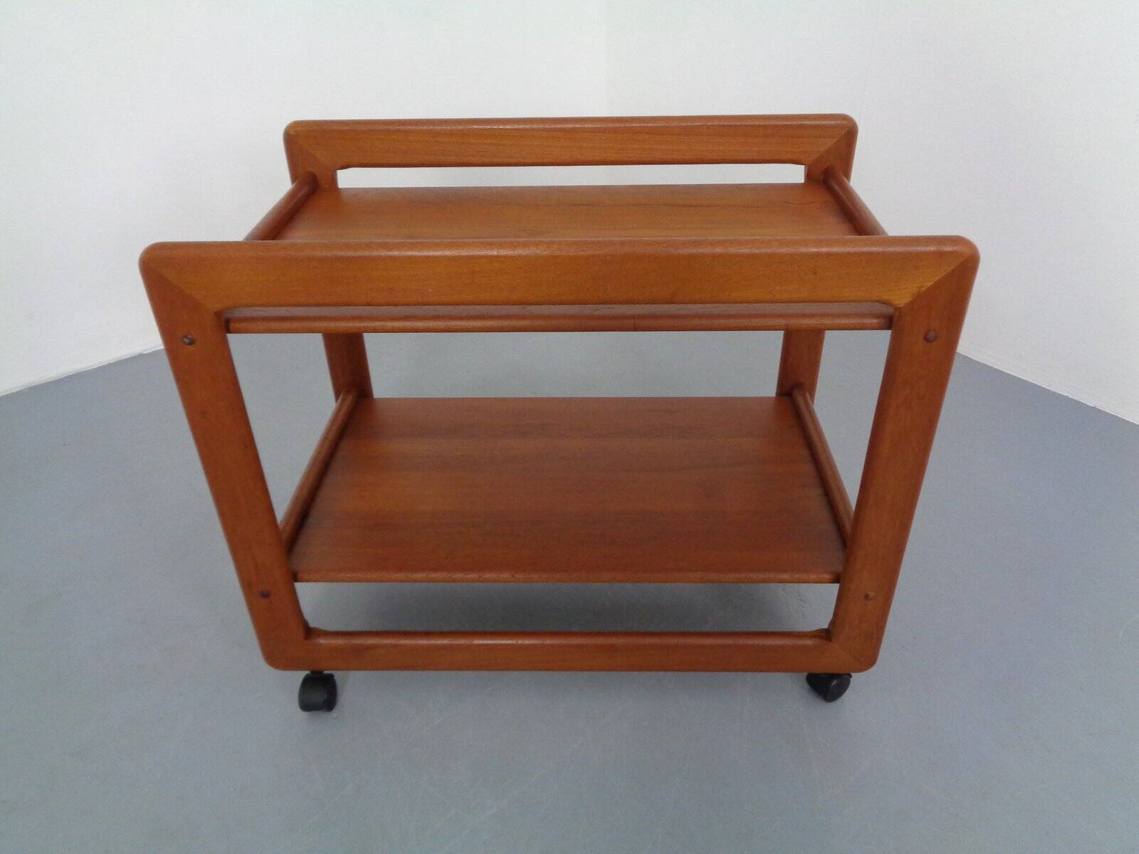 Large teak bar cart from Tarm Stole Møbelfabrik, Denmark, 1960s.