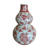 Chinese vase in gourd shape with Double Happiness motif.