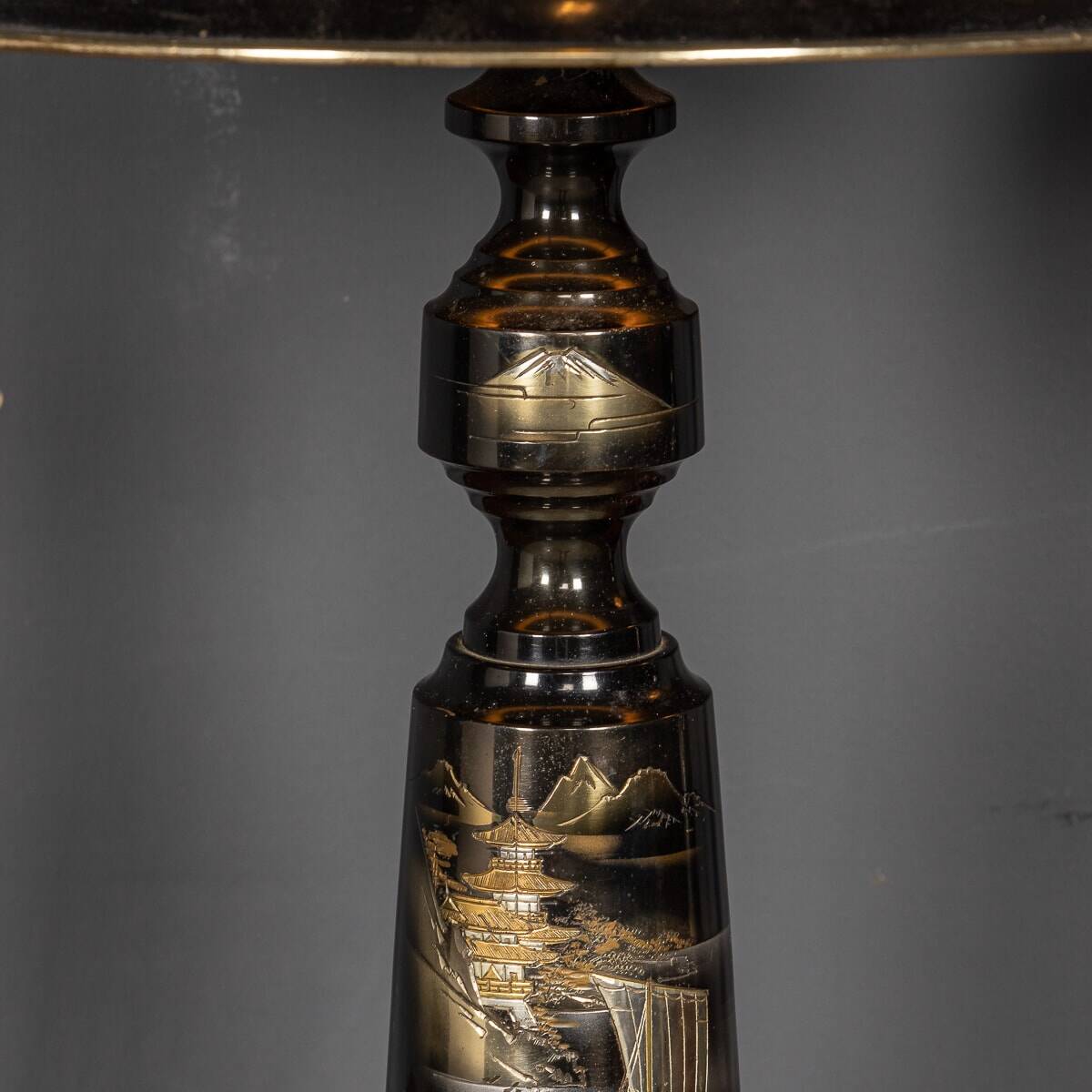Mid 20thc japanese pair of lacquered table lamps c.1960