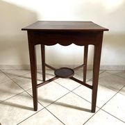Table d'appoint carré en acajou 1970