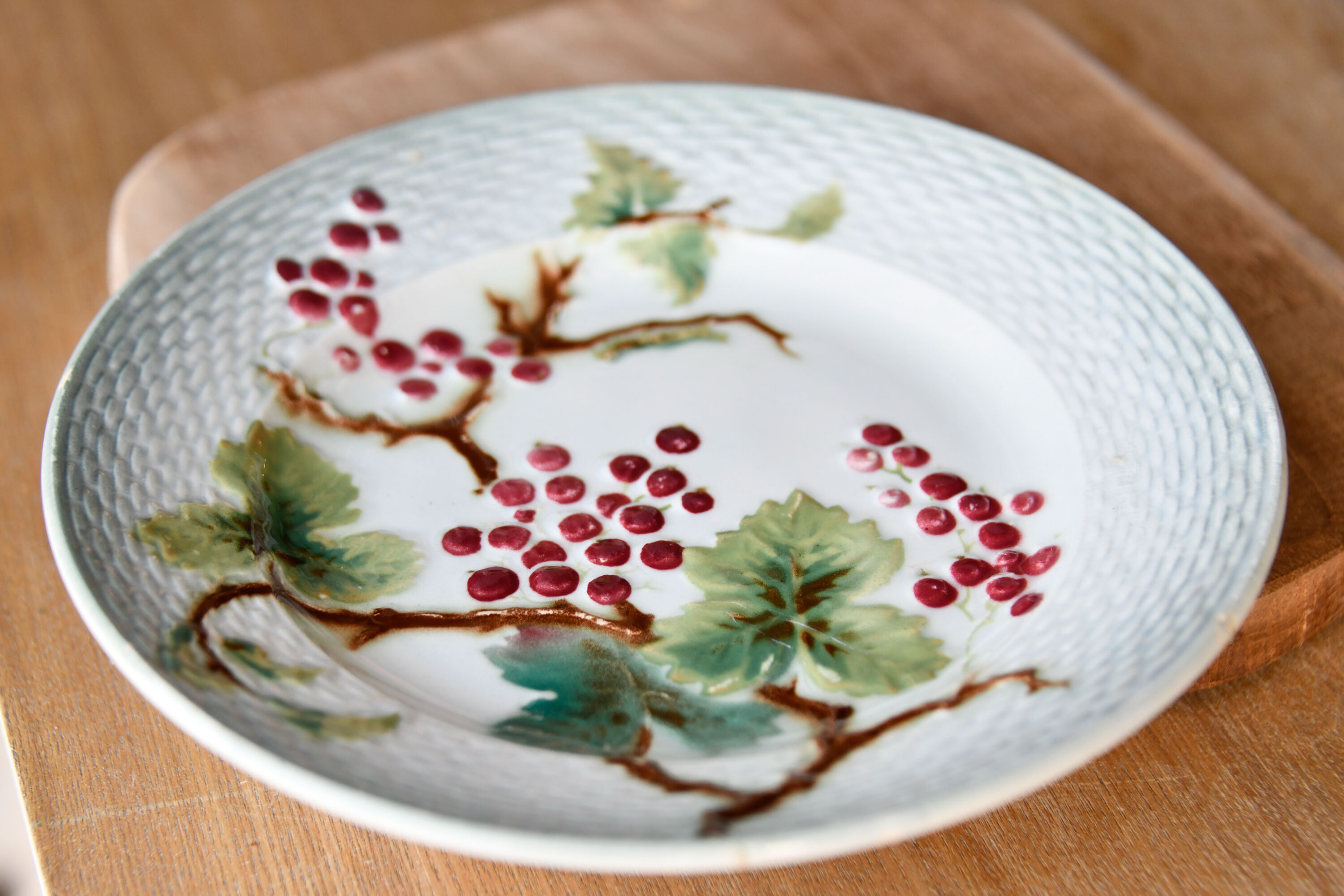 Set of 4 dessert plates in slip St Amand Hamage