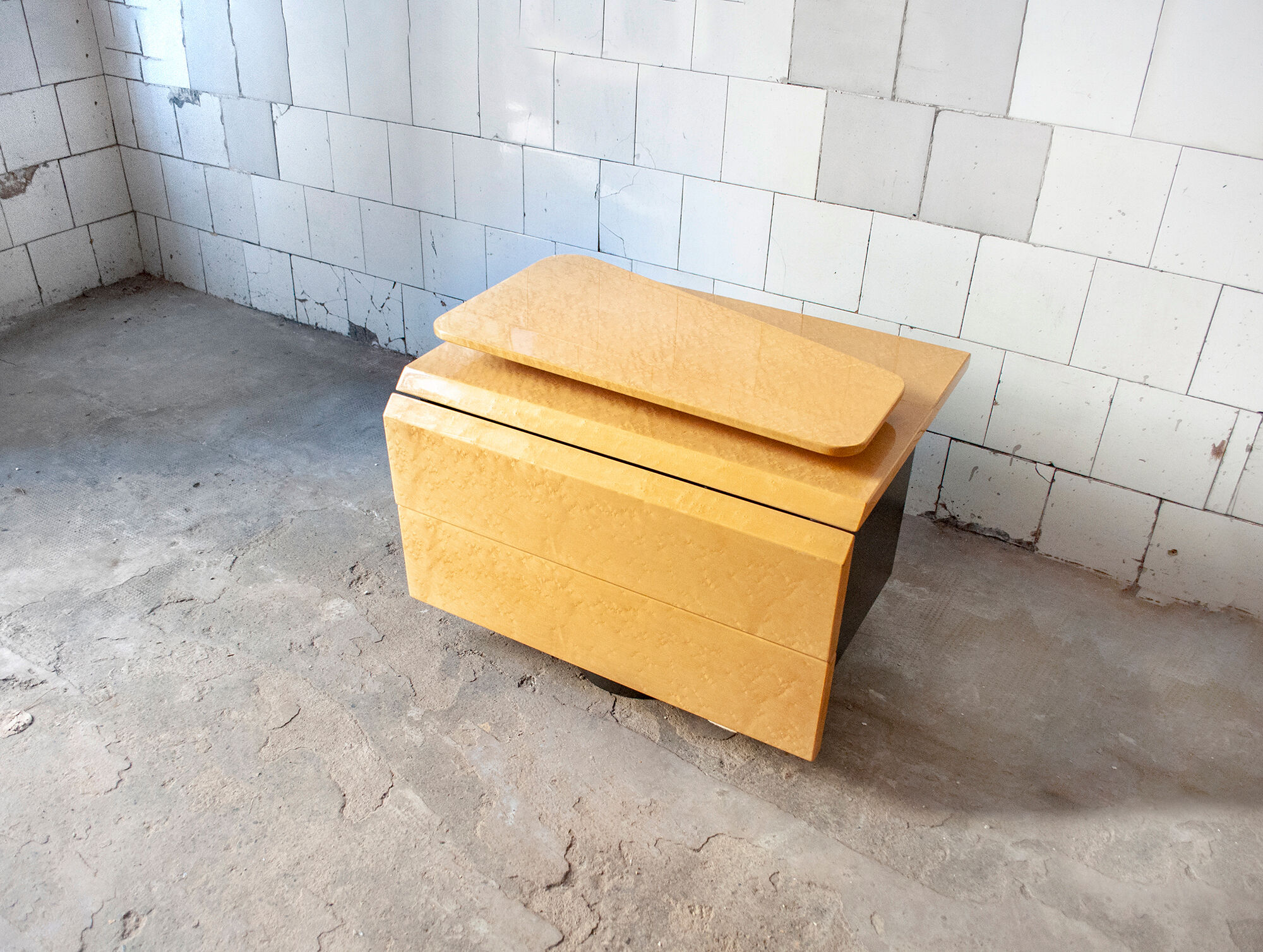 Pair of bedside tables by Giovanni Offredi for Saporiti Italia 1970s