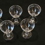 5 anciens petits verres a liqueur en cristal de baccarat gravé