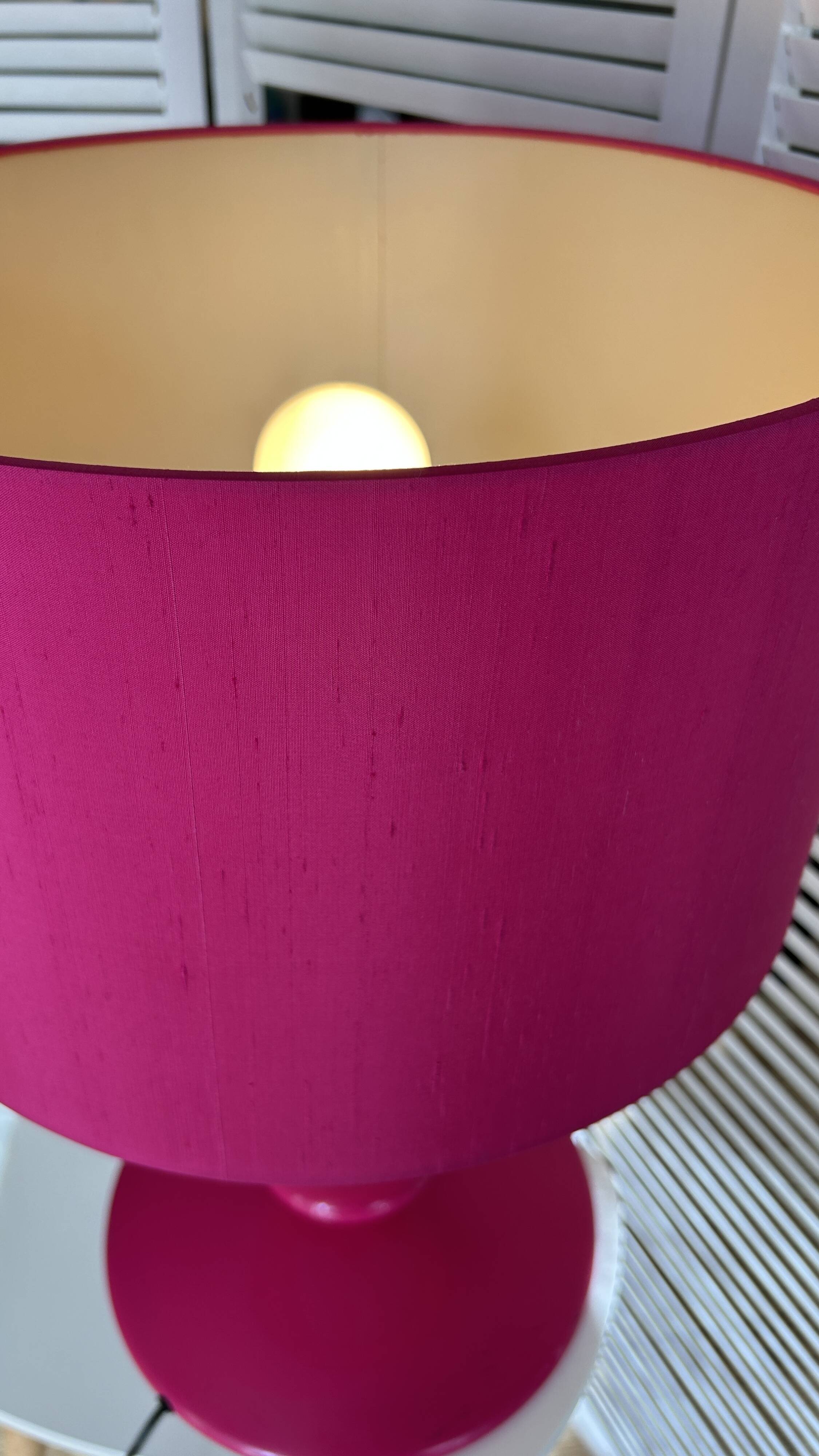 Lampe Spindle fuchsia laquée Habitat - années 2000