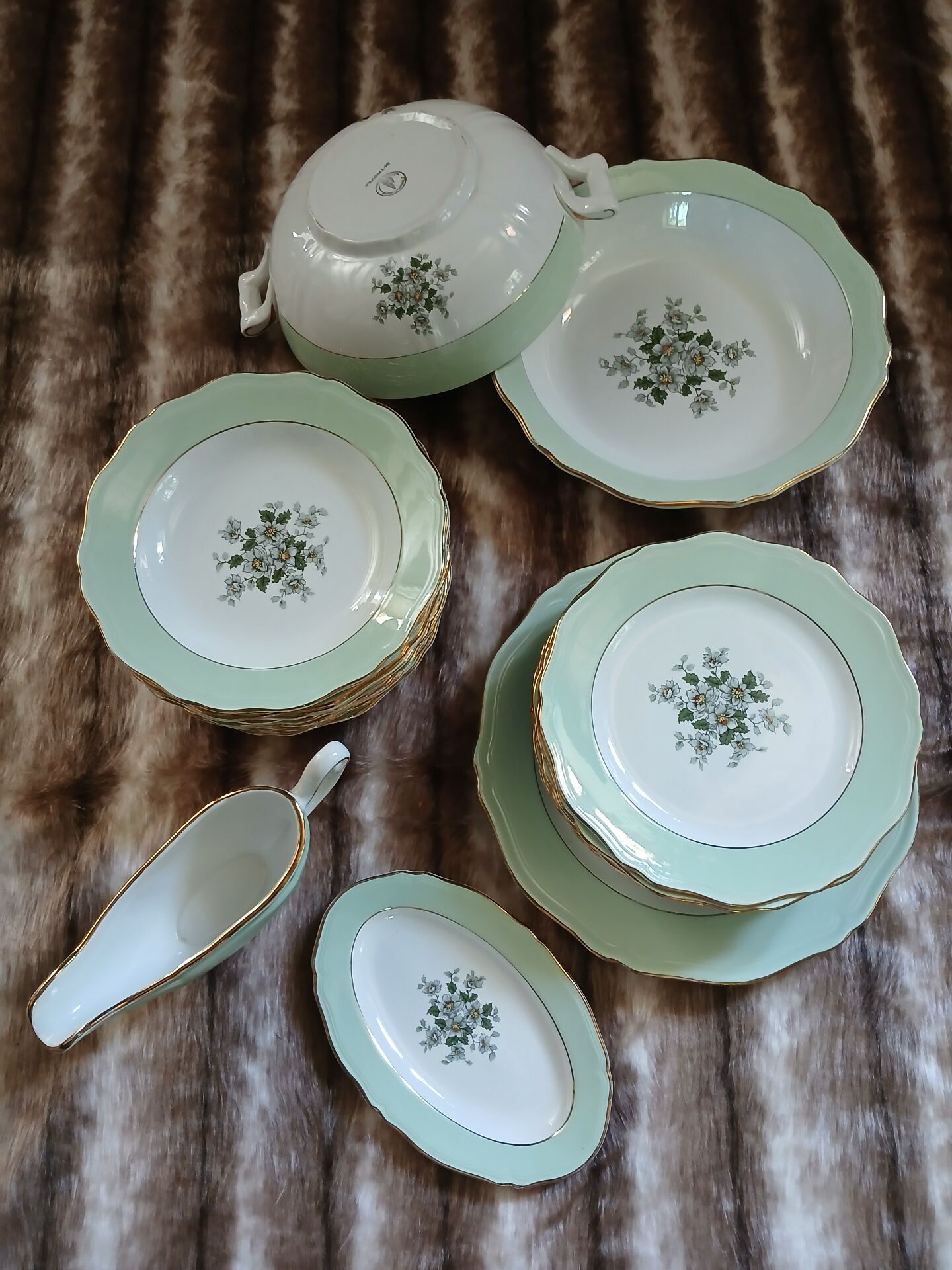 2 large old dishes Saint Tropez