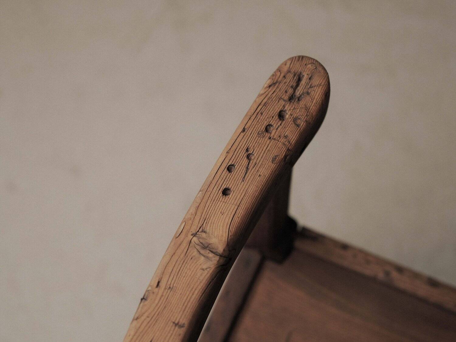 Mountain armchair in larch and pine, around 1900