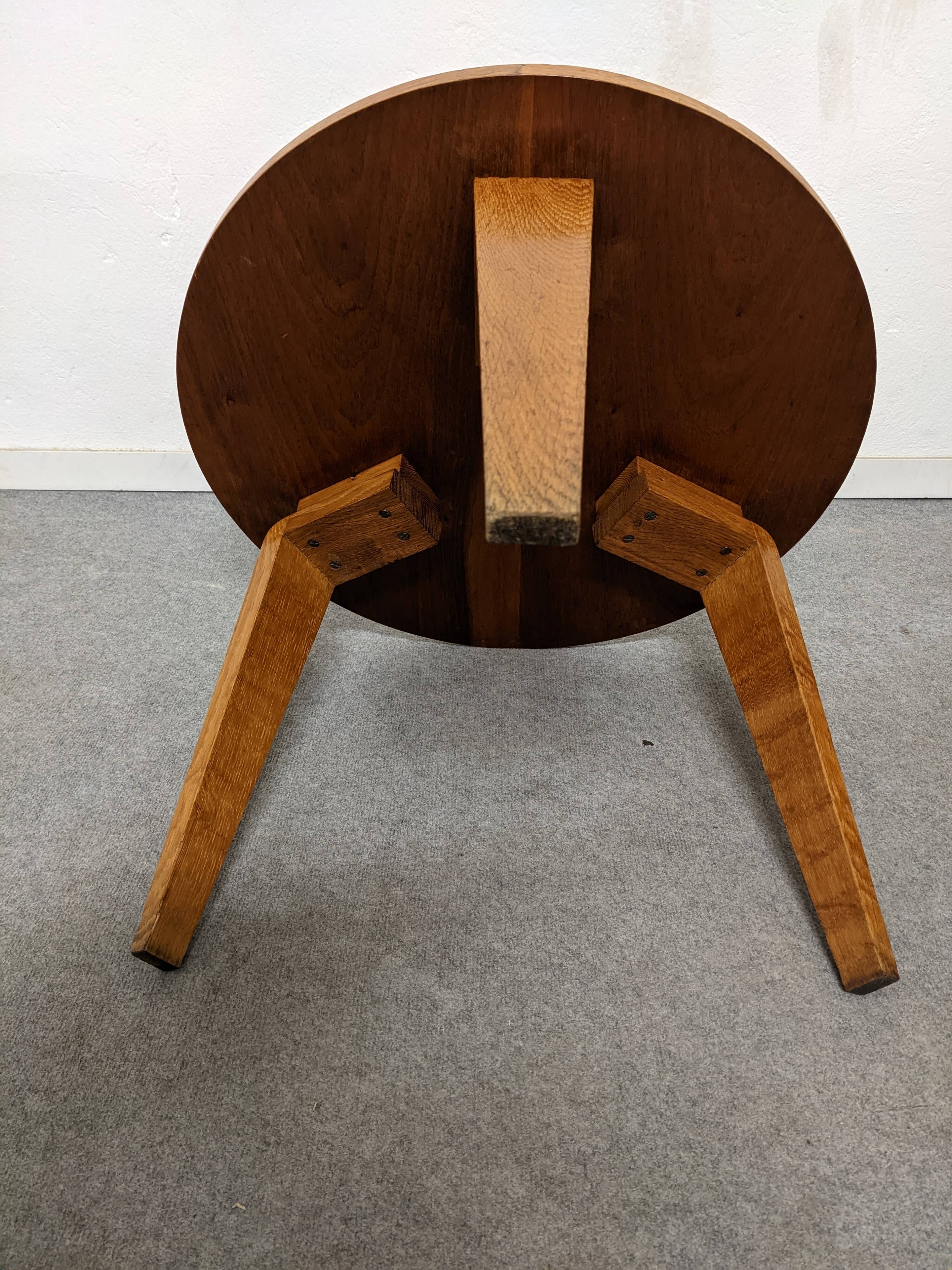 Round pedestal table tripod Art Deco circa 1930