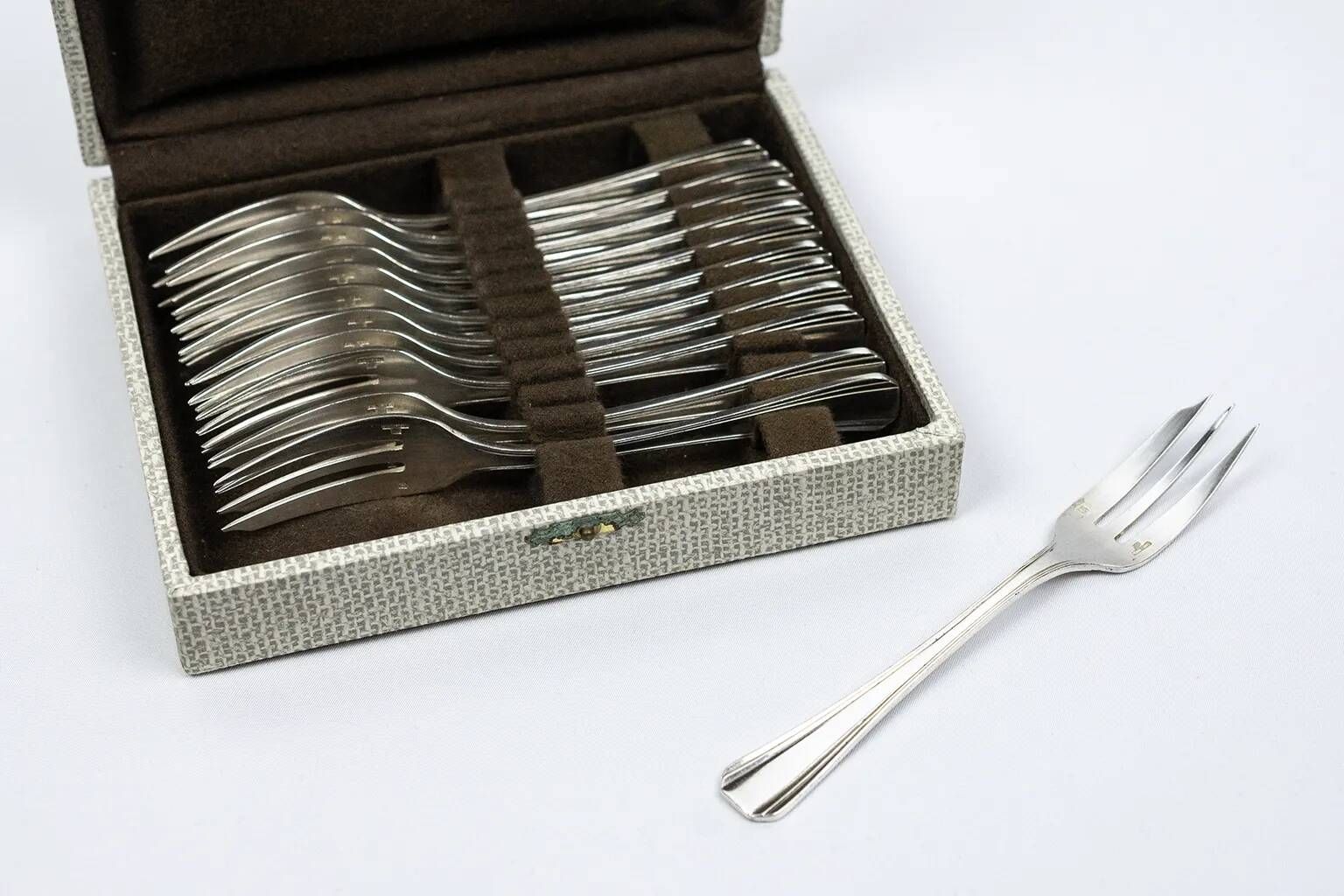12 dessert forks Christofle Boréal by Luc Lanel, silver-plated metal