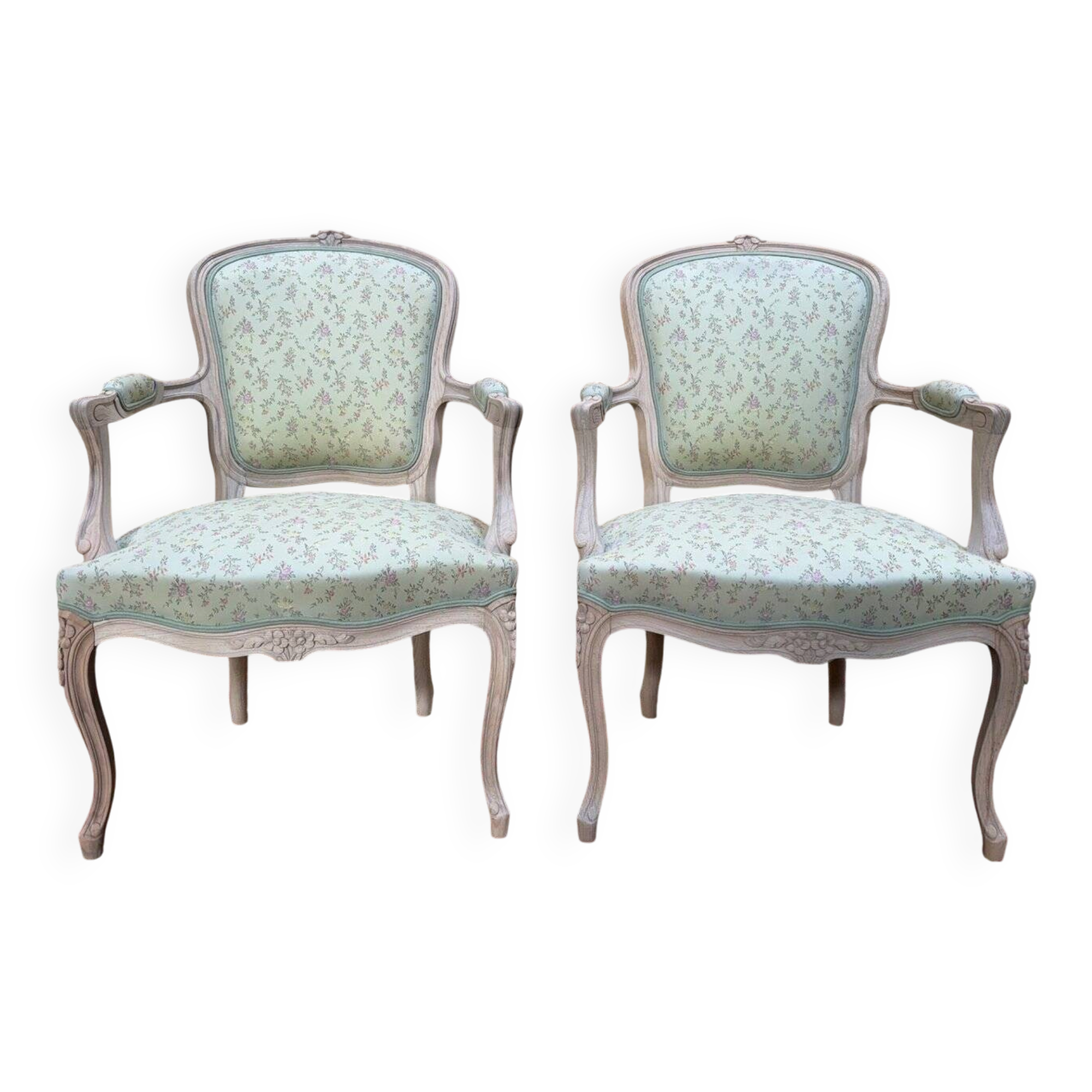 Paire de fauteuils cabriolets – Style Louis XV – Hêtre aérogommé – Tissu fl