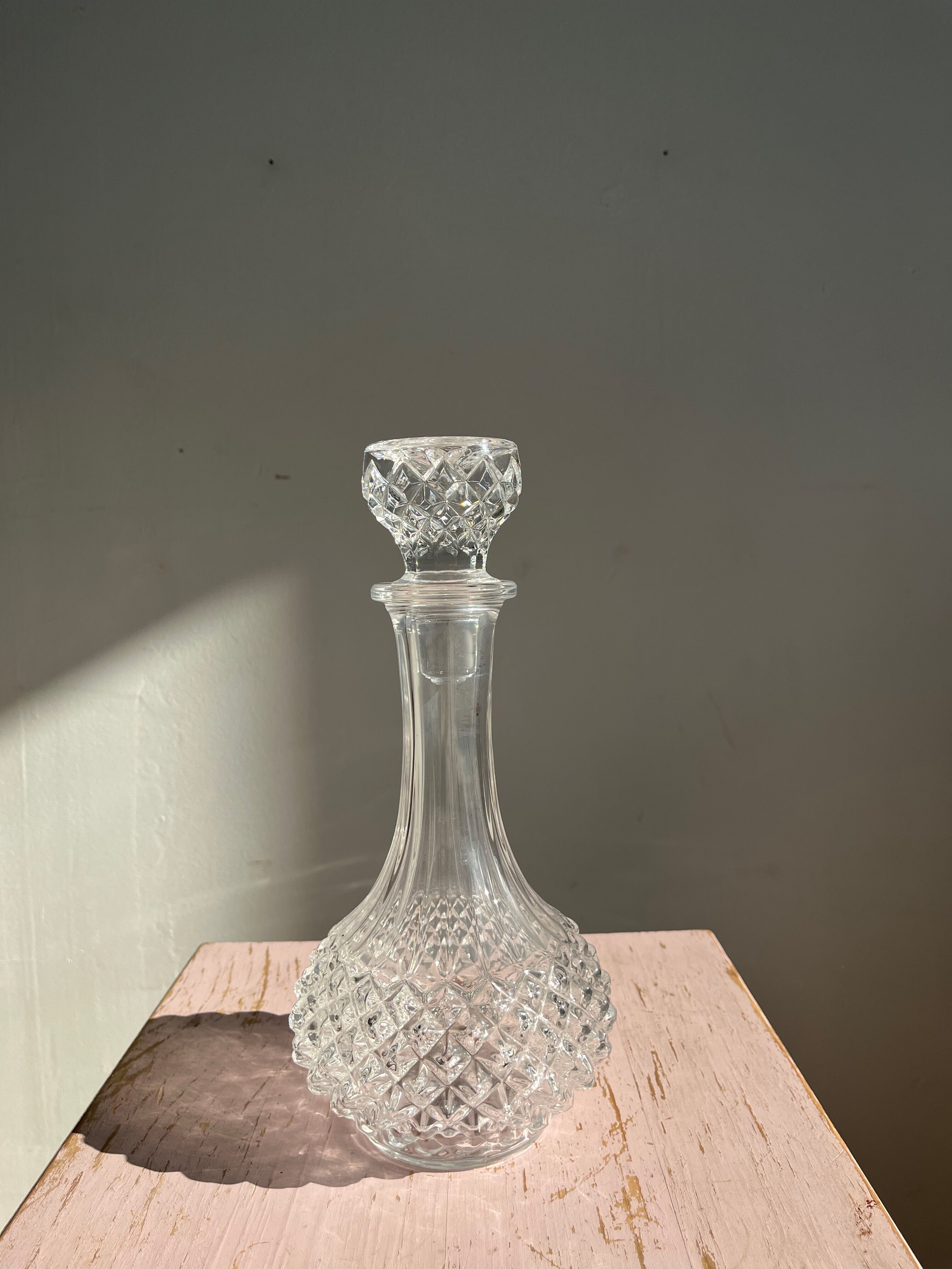 Liquor decanter crystal diamond tips