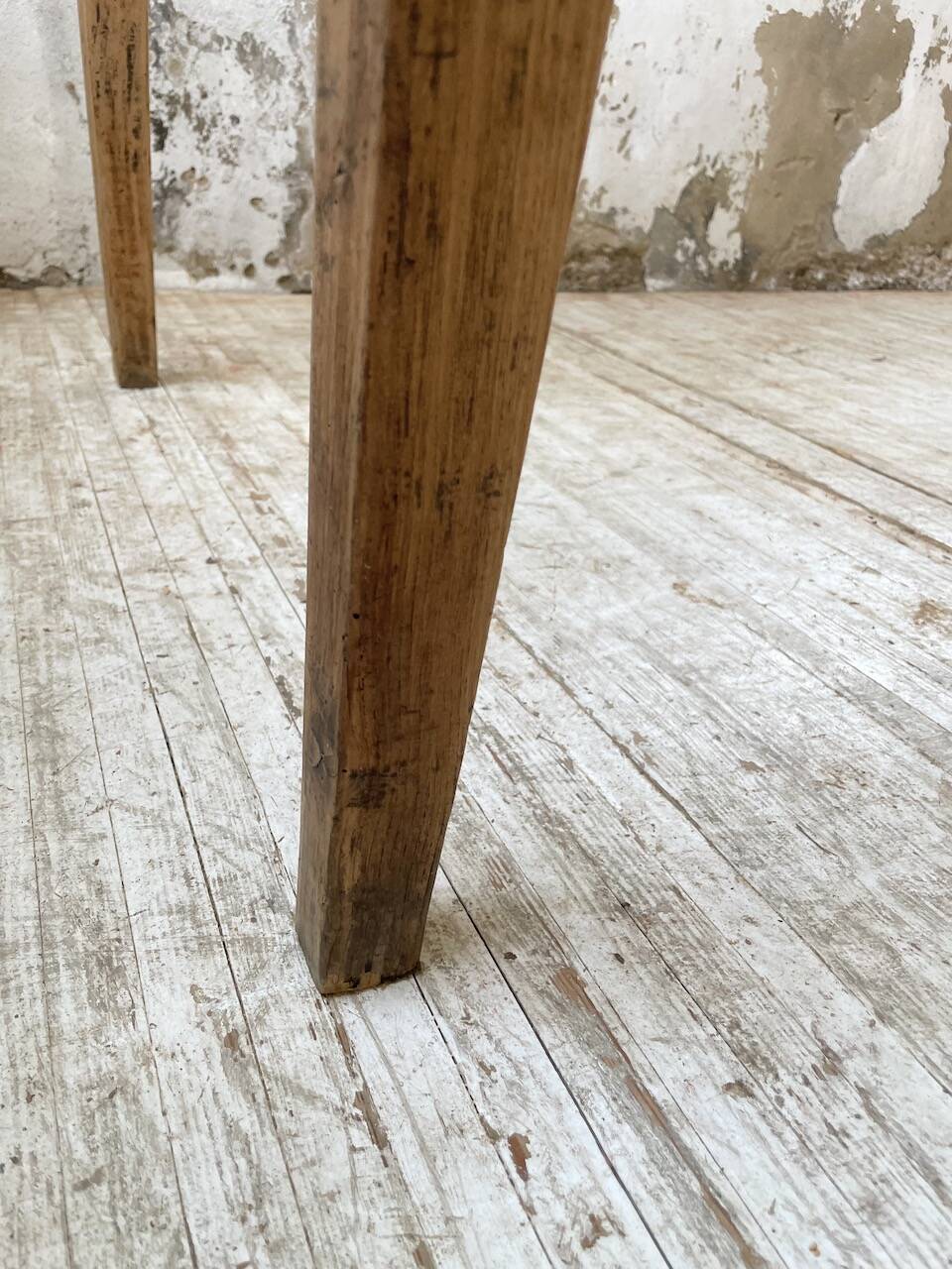 Farmhouse table with spindle legs in oak and pine, 2.5m