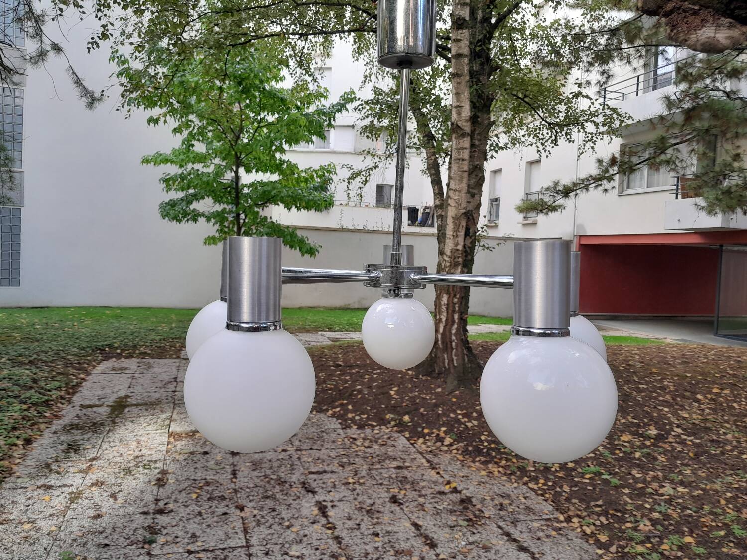 Lustre chrome