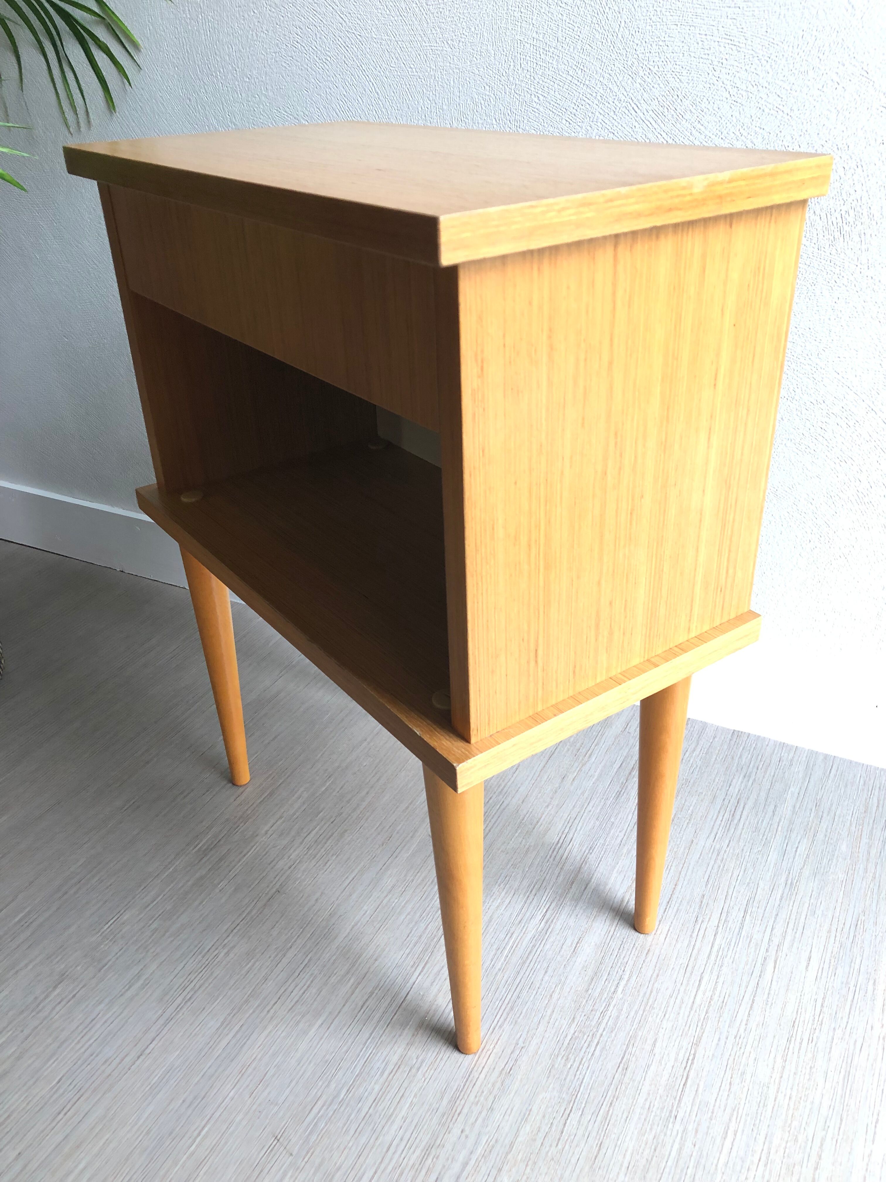 Bedside compass feet