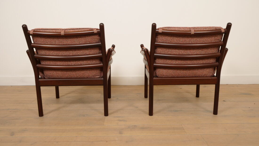 Ensemble de 2 fauteuils vintage | Illum Wikkelsø pour Silkeborg | Modèle Genius | Acajou