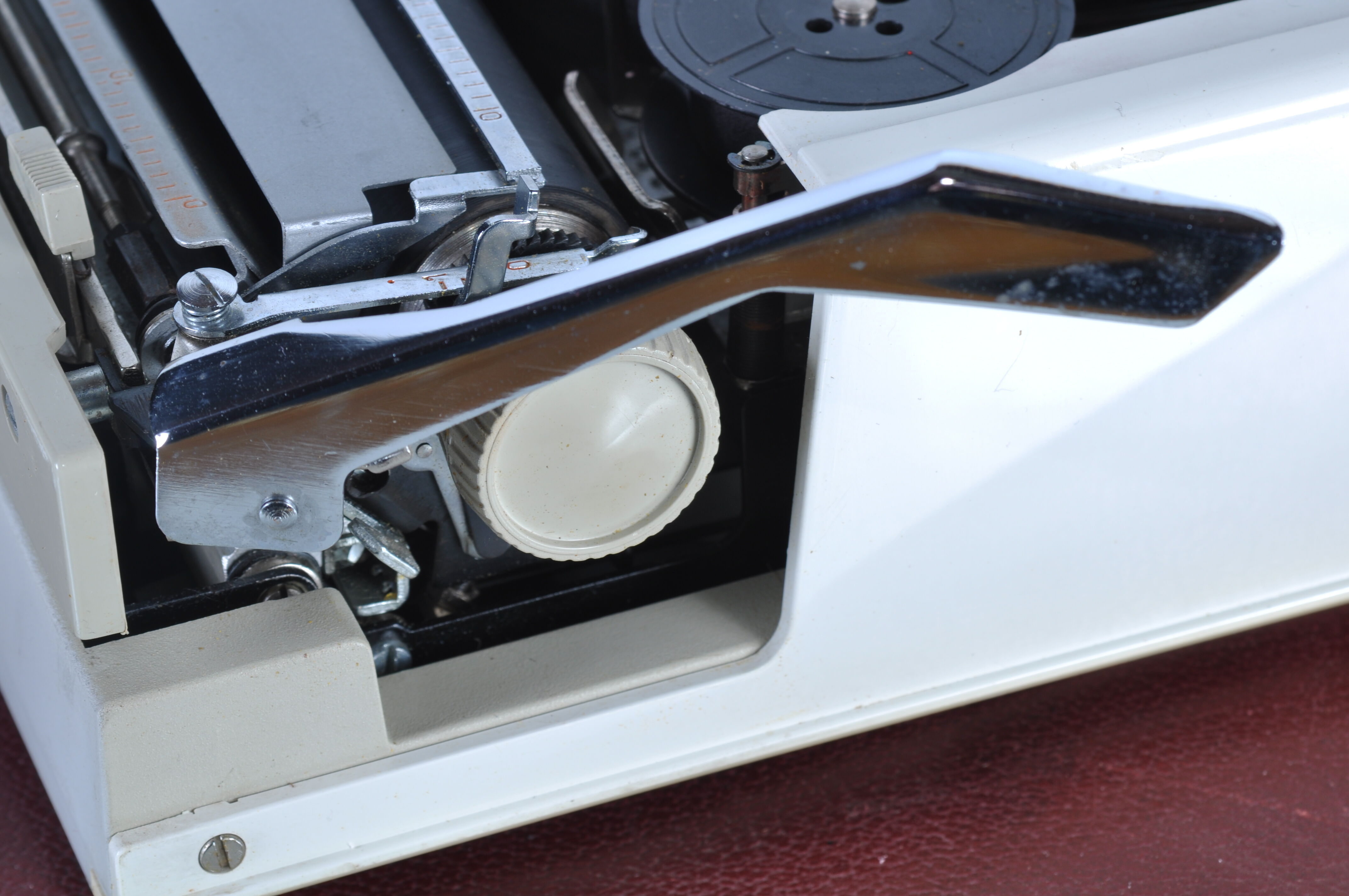 Triumph adler contessa 2 luxury typewriter