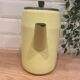 Cafetière en tôle émaillée jaune