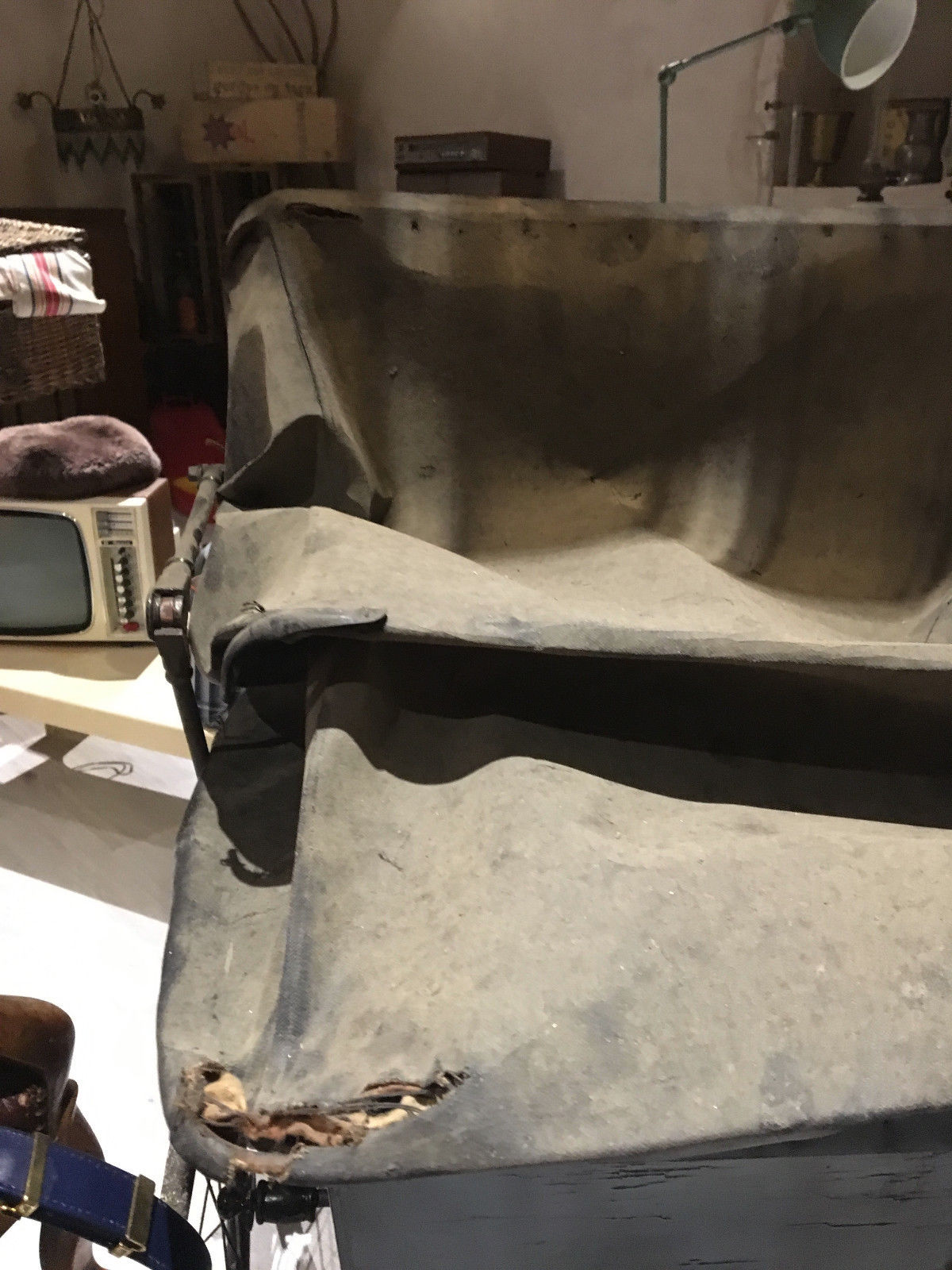 Landau of the years 1920-1930 in wood and leather