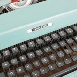 Lettera 32 typewriter.