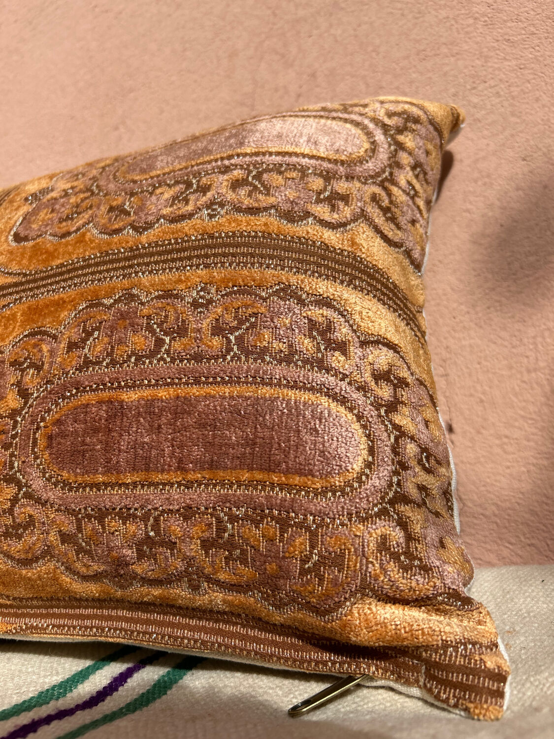Velvet cushion 40x60cm