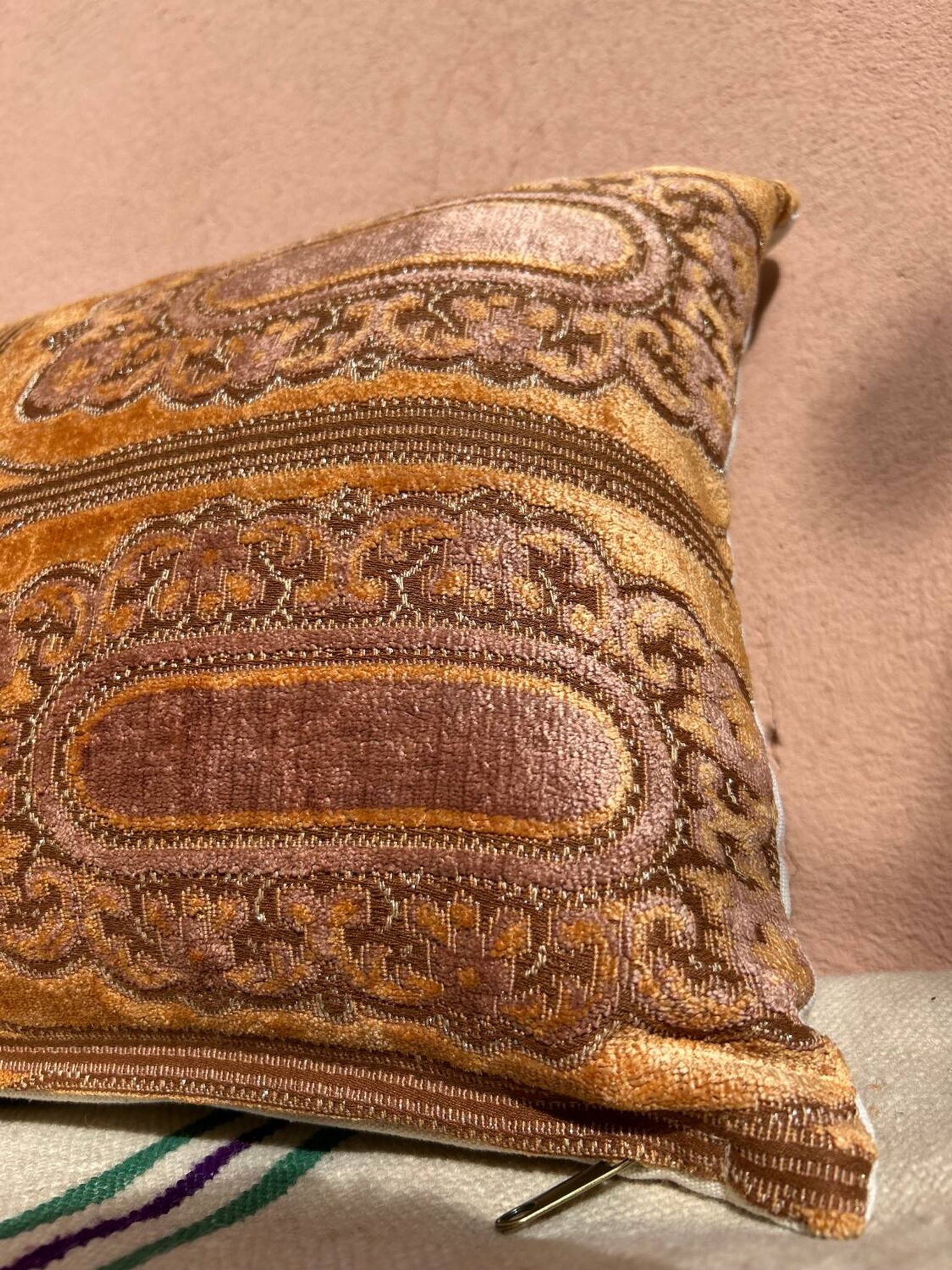 Velvet cushion 40x60cm