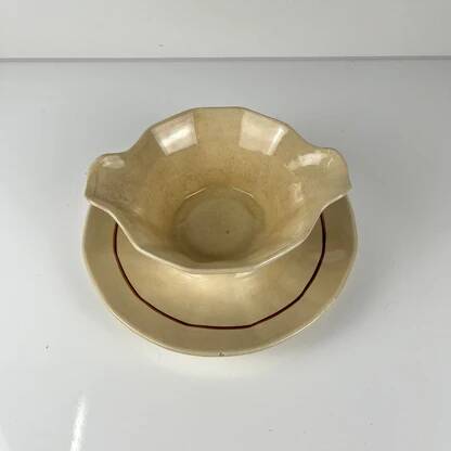 Sauceboat Sarreguemines flower pattern, first half of the 20th century.