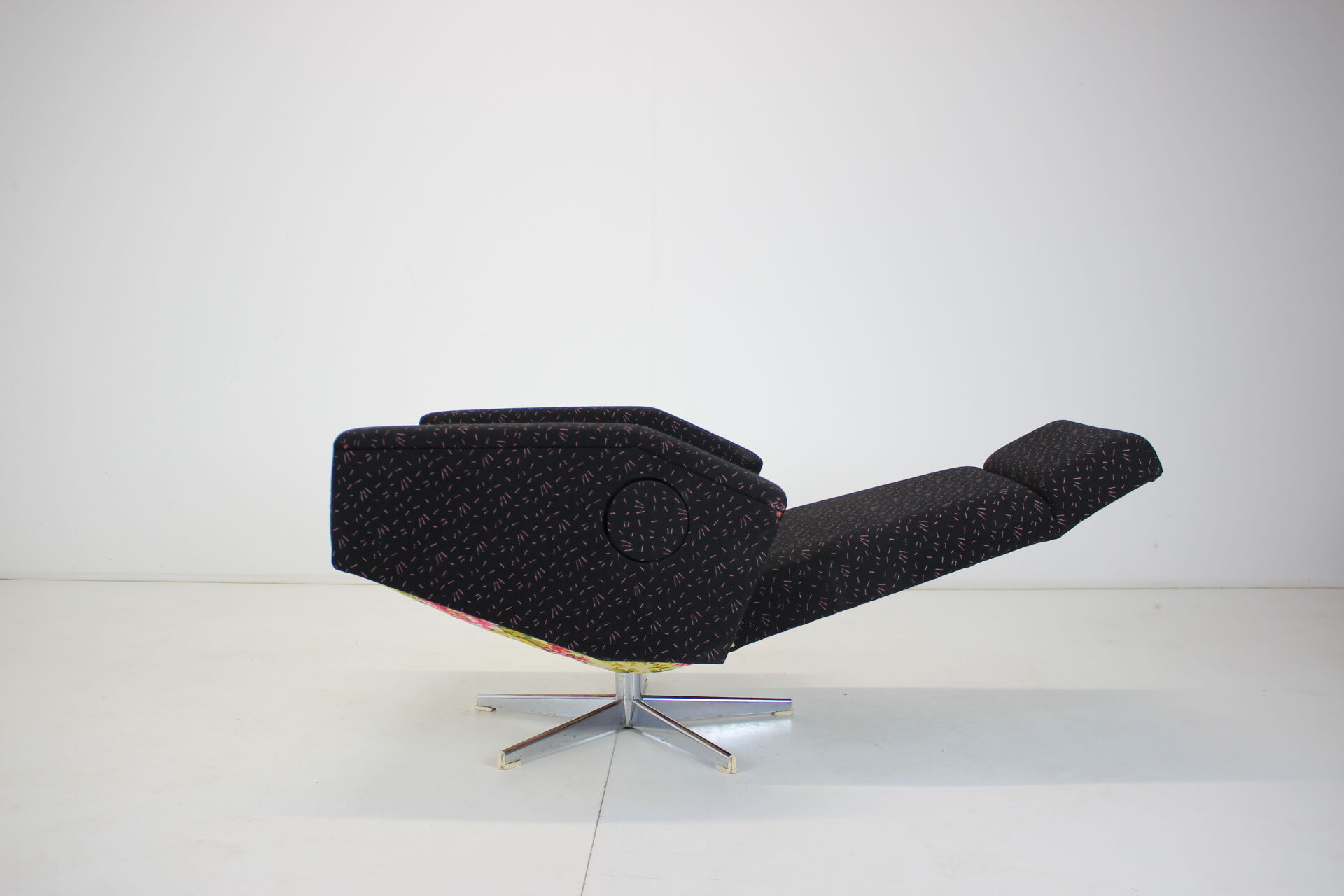 Mid-century adjustable relax armchair, 1970's.