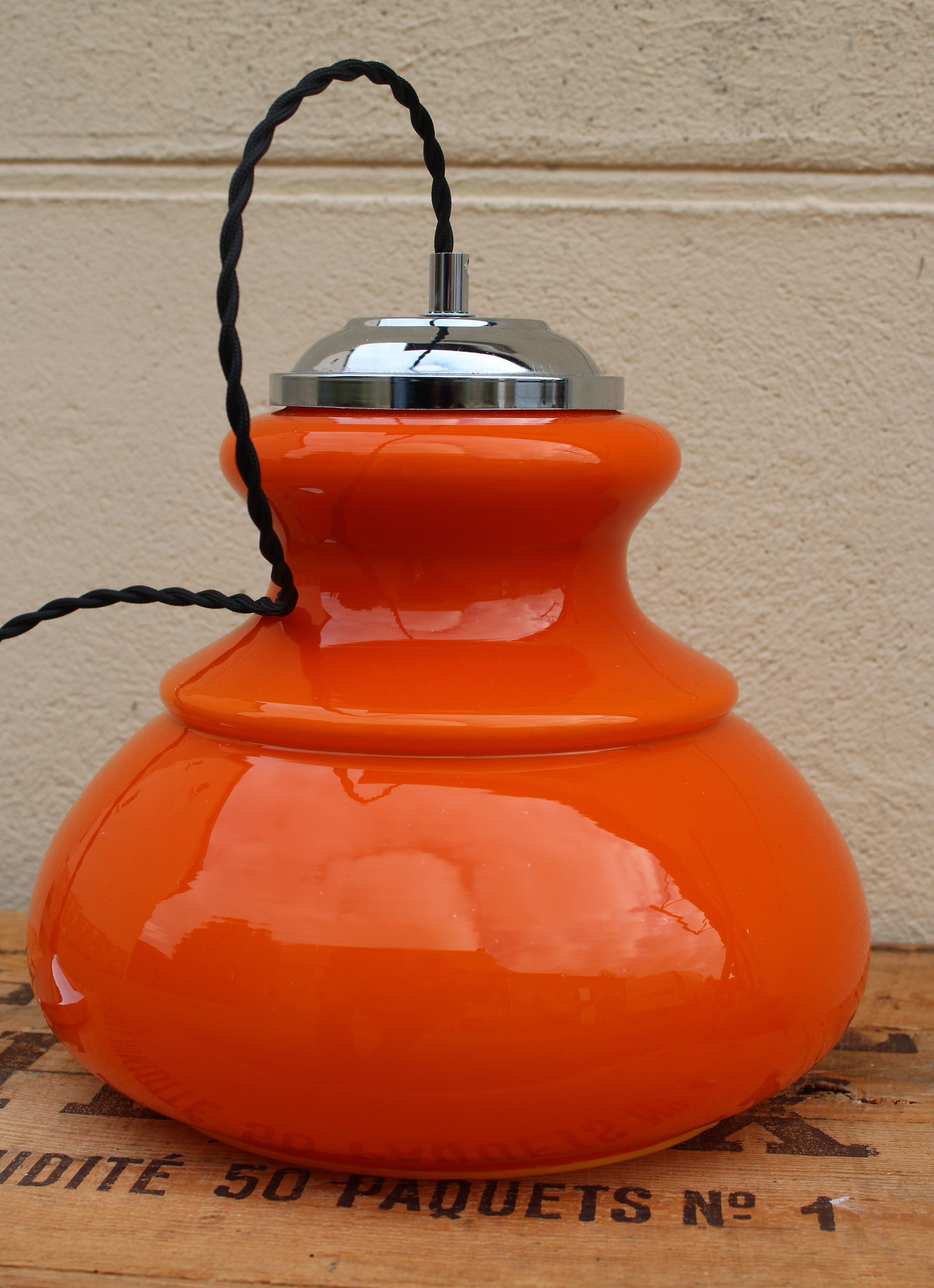 Suspension space age in orange opaline