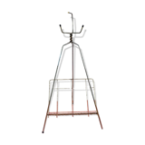 Metal magazine rack
