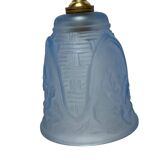 Art déco, tulipe de lampe verre moulé bleu décor floral vers 1930