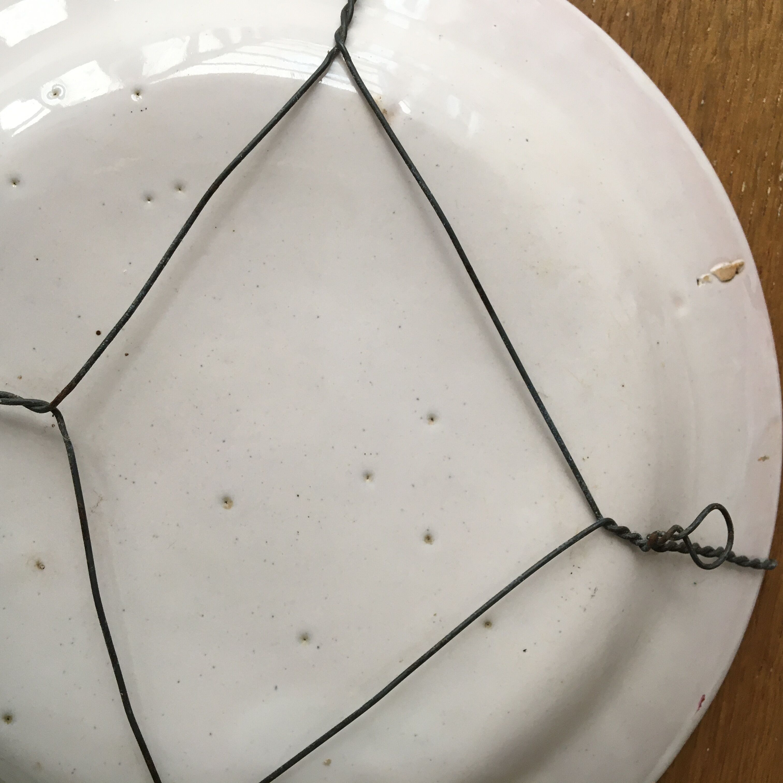 Pair of decorative plates "Bouquet" in old earthenware