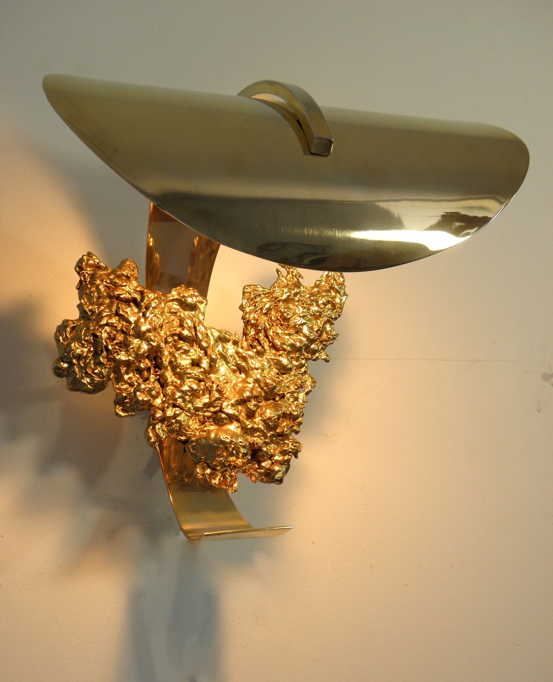 Gilded bronze and brass wall lamp, 1970