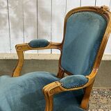 Louis XV style cabriolet armchair in beech wood