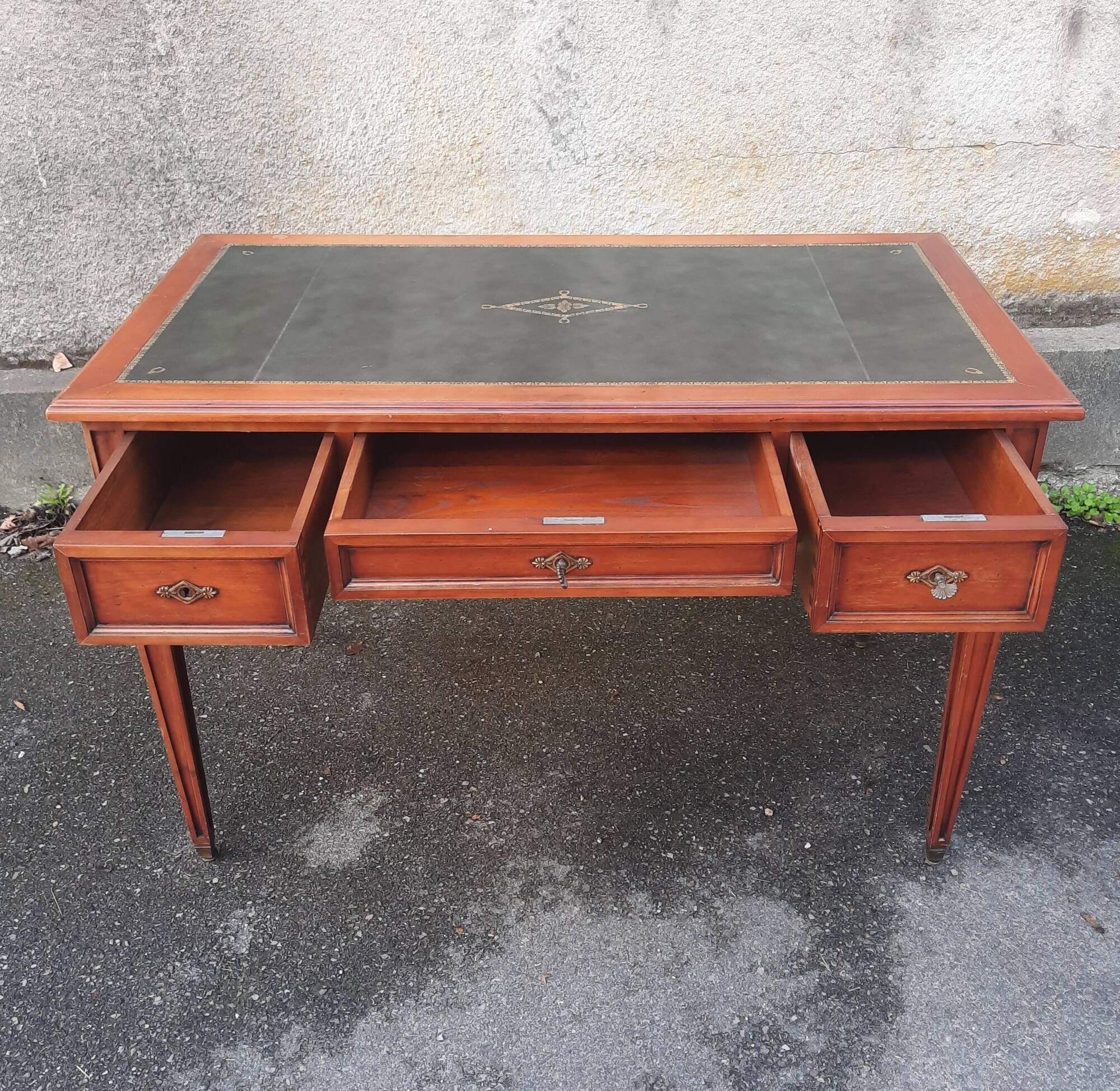 Cherry wood desk in Louis XVI style