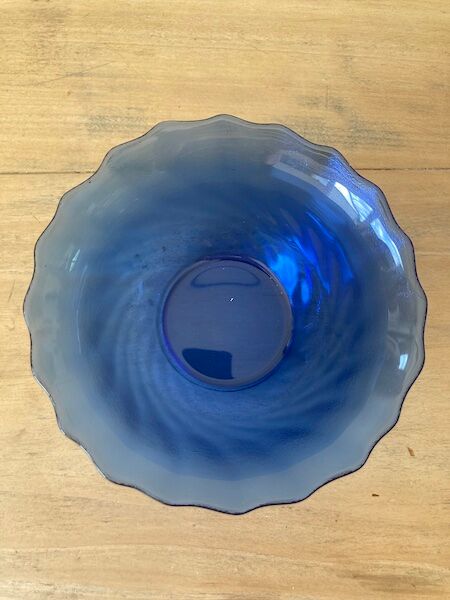 Arcoroc cup in blue glass