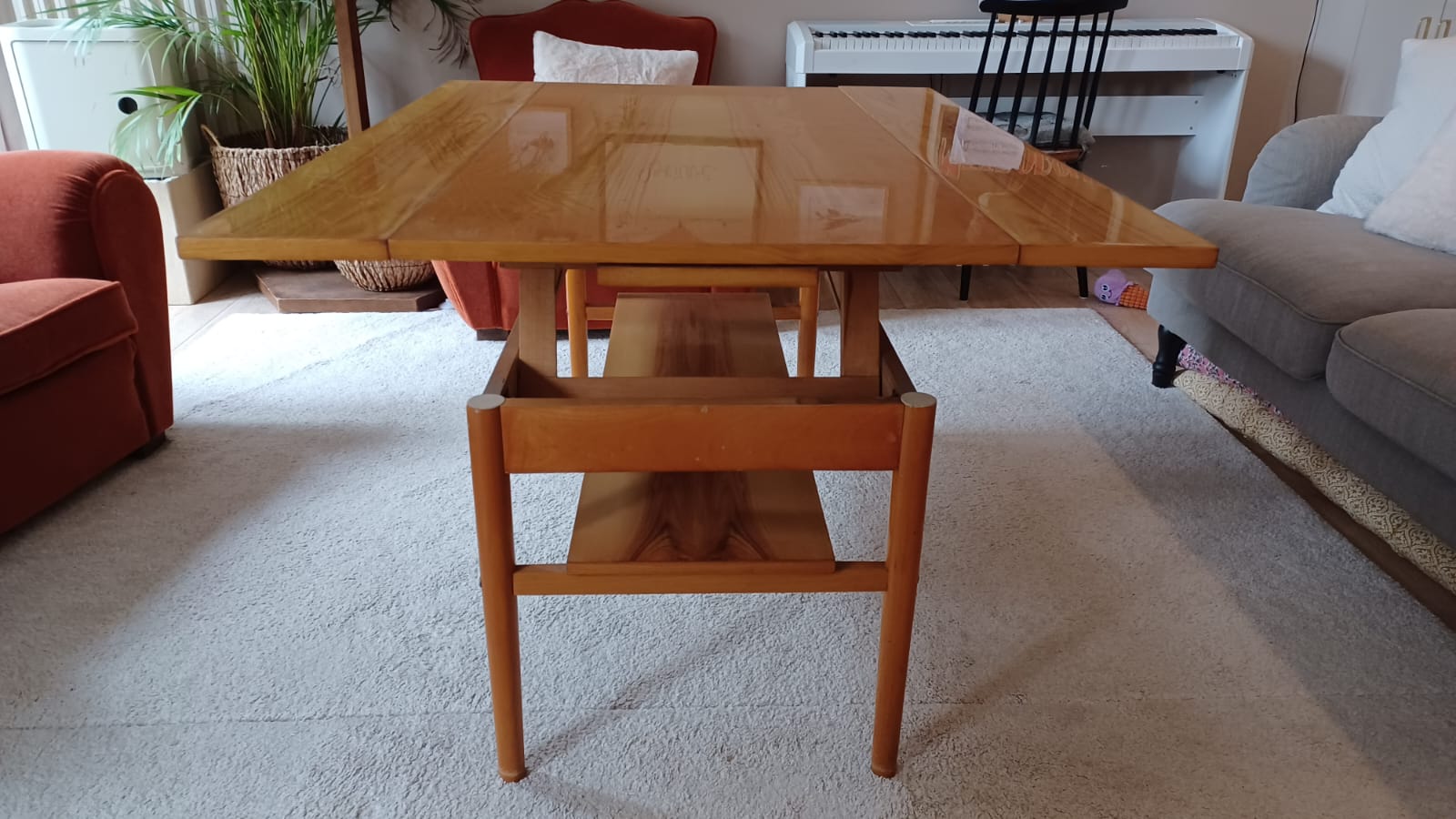 Convertible vintage coffee table