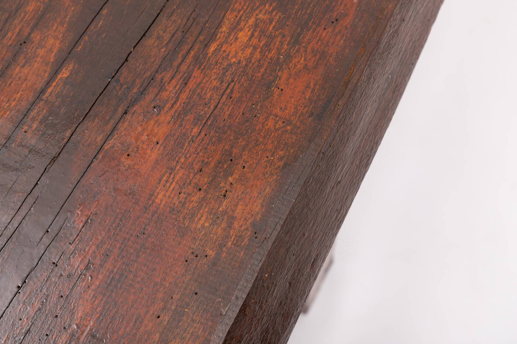 Banquette en bois massif vernis, milieu du XXe siècle