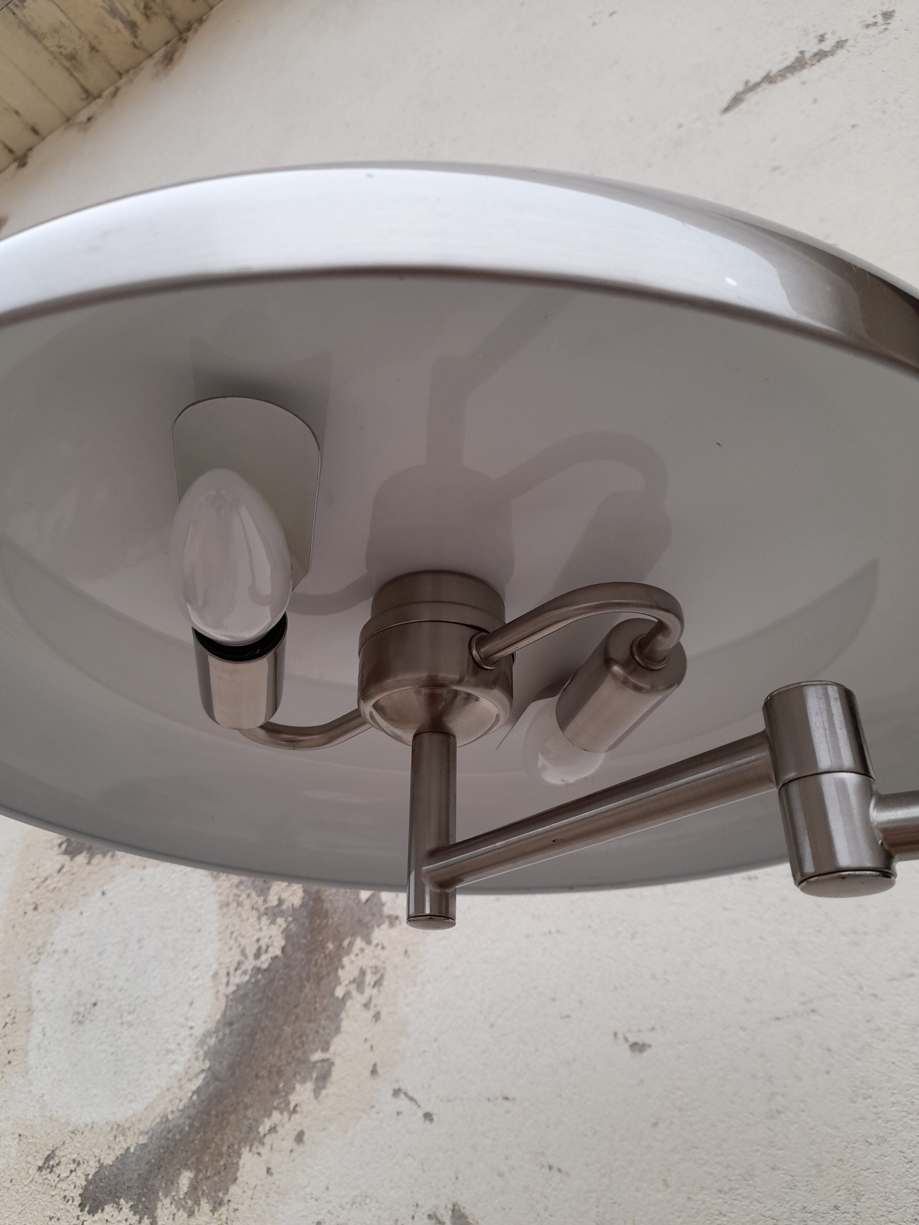 80 year articulated lamppost design