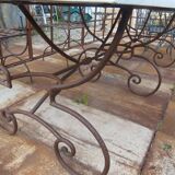 Table en marbre et pieds en fer forge