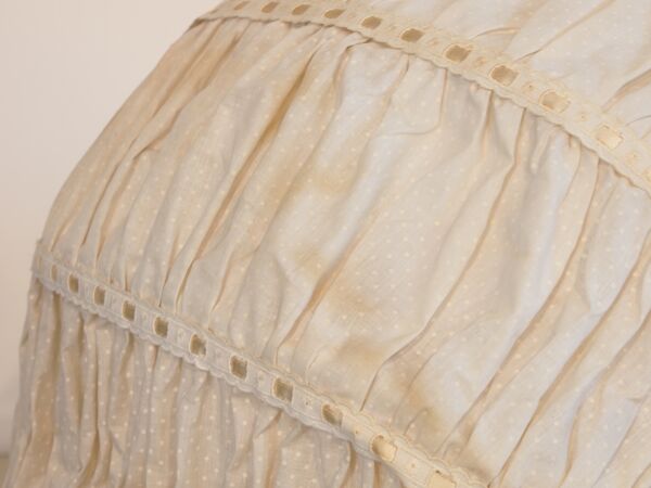 Berceau en rotin vintage du milieu du siècle