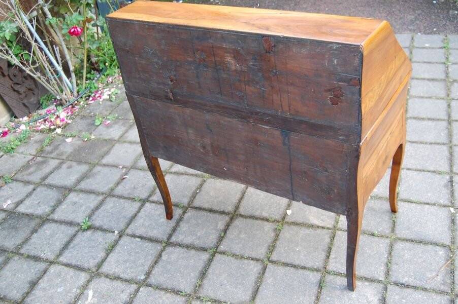 Louis XV Louis XVI period sloping desk in walnut from the 18th century