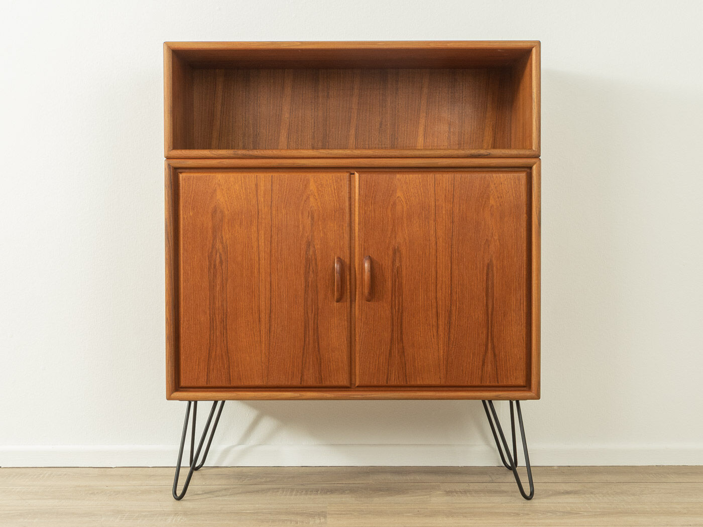 1960s dresser