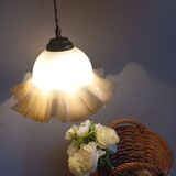 Suspension opaline à volants couleur vanille caramel 1950/60