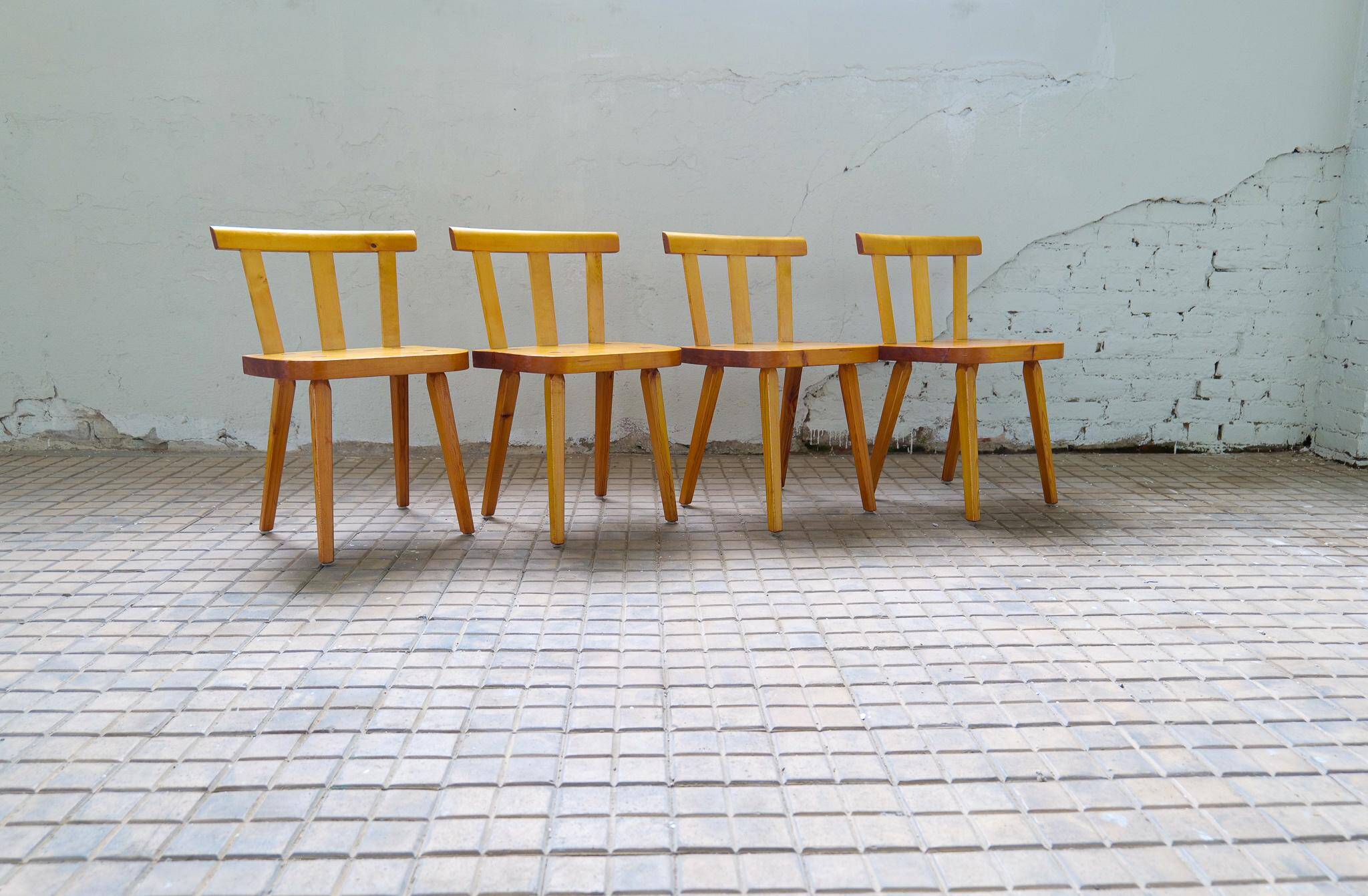 Modern Swedish set of 4 pine dining chairs.