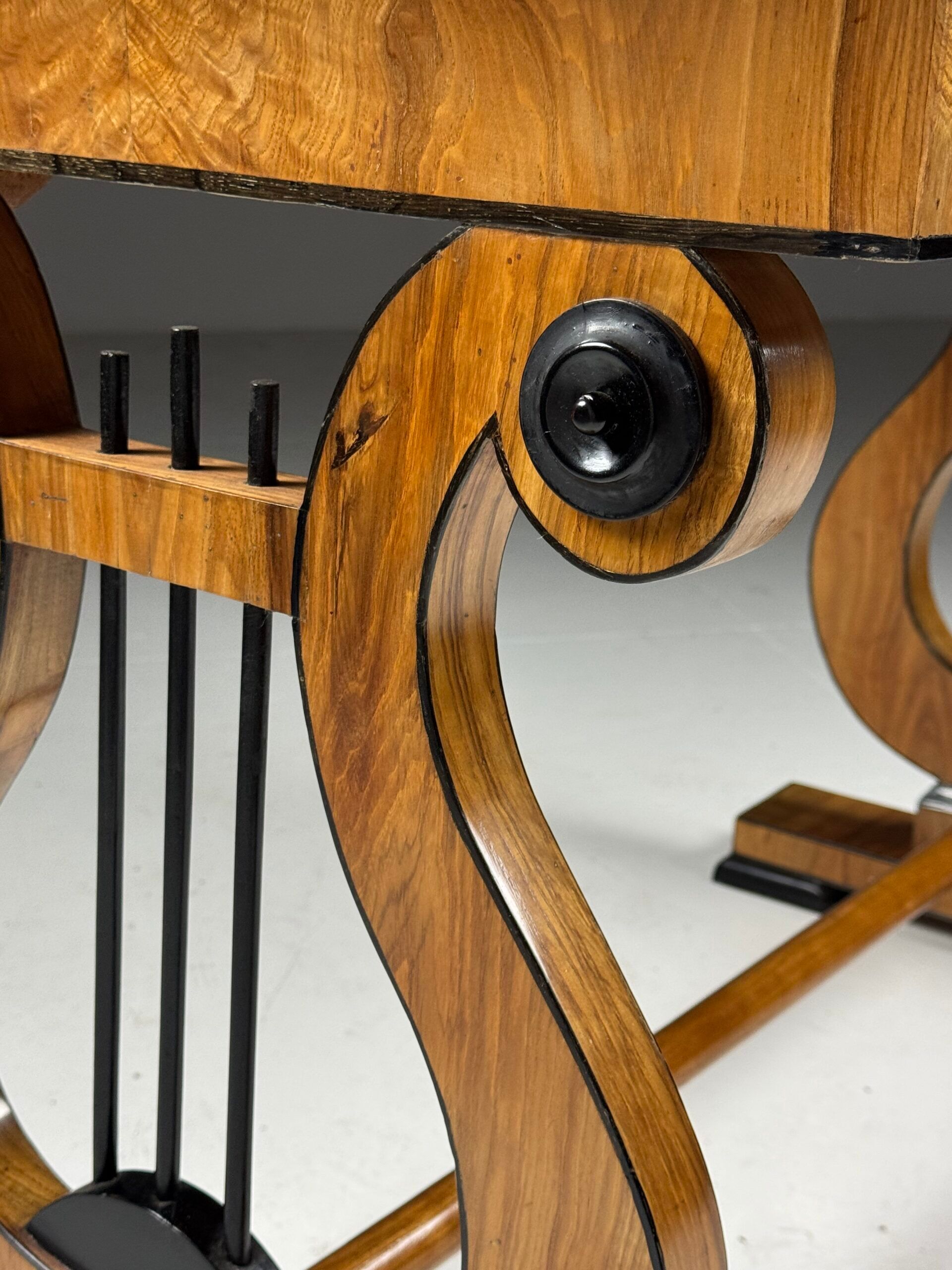 Bureau Biedermeier, table de centre