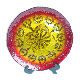 Superb culinary presentation dish with gold and red arabesque glass