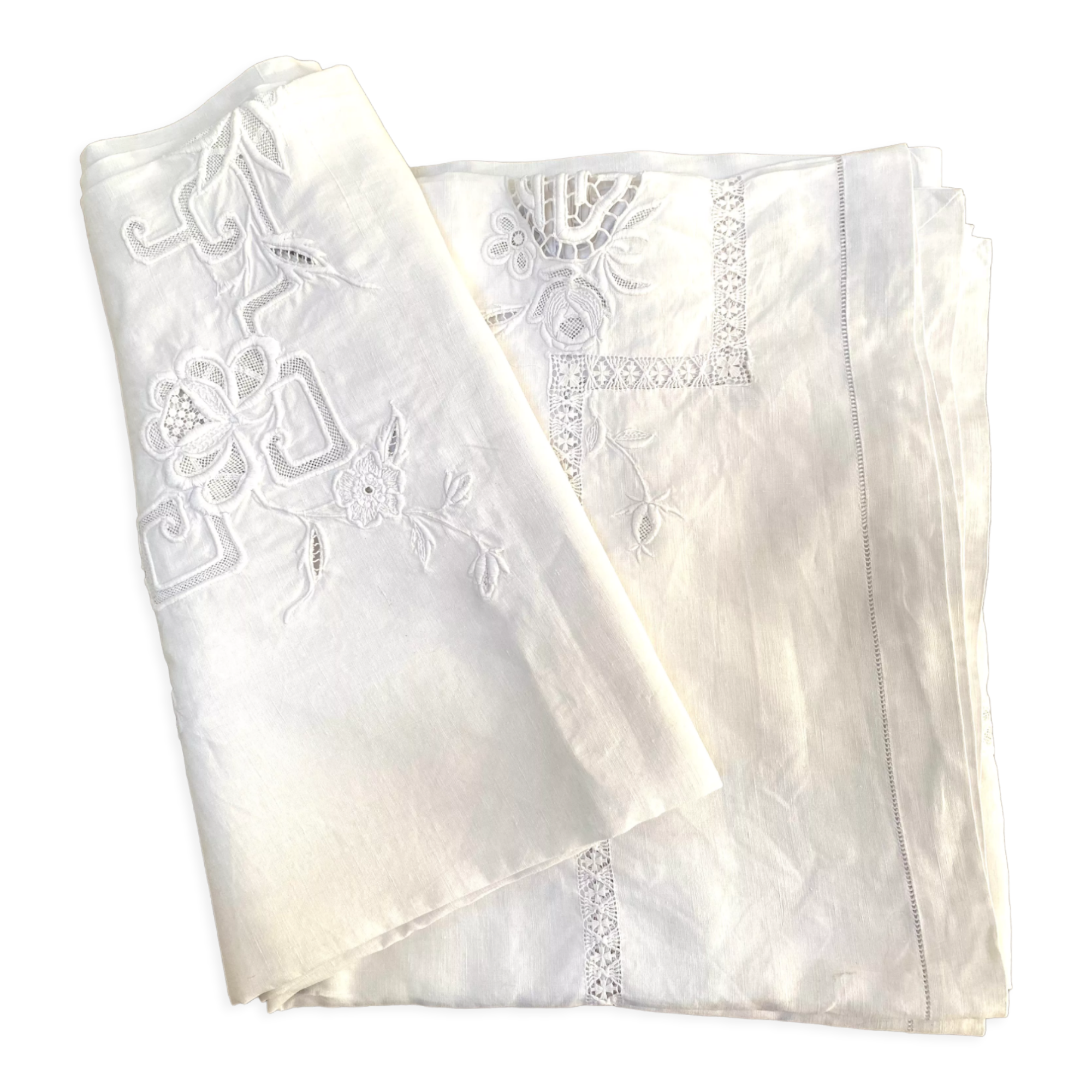 Rectangular tablecloth embroidered 285 x 185 cm