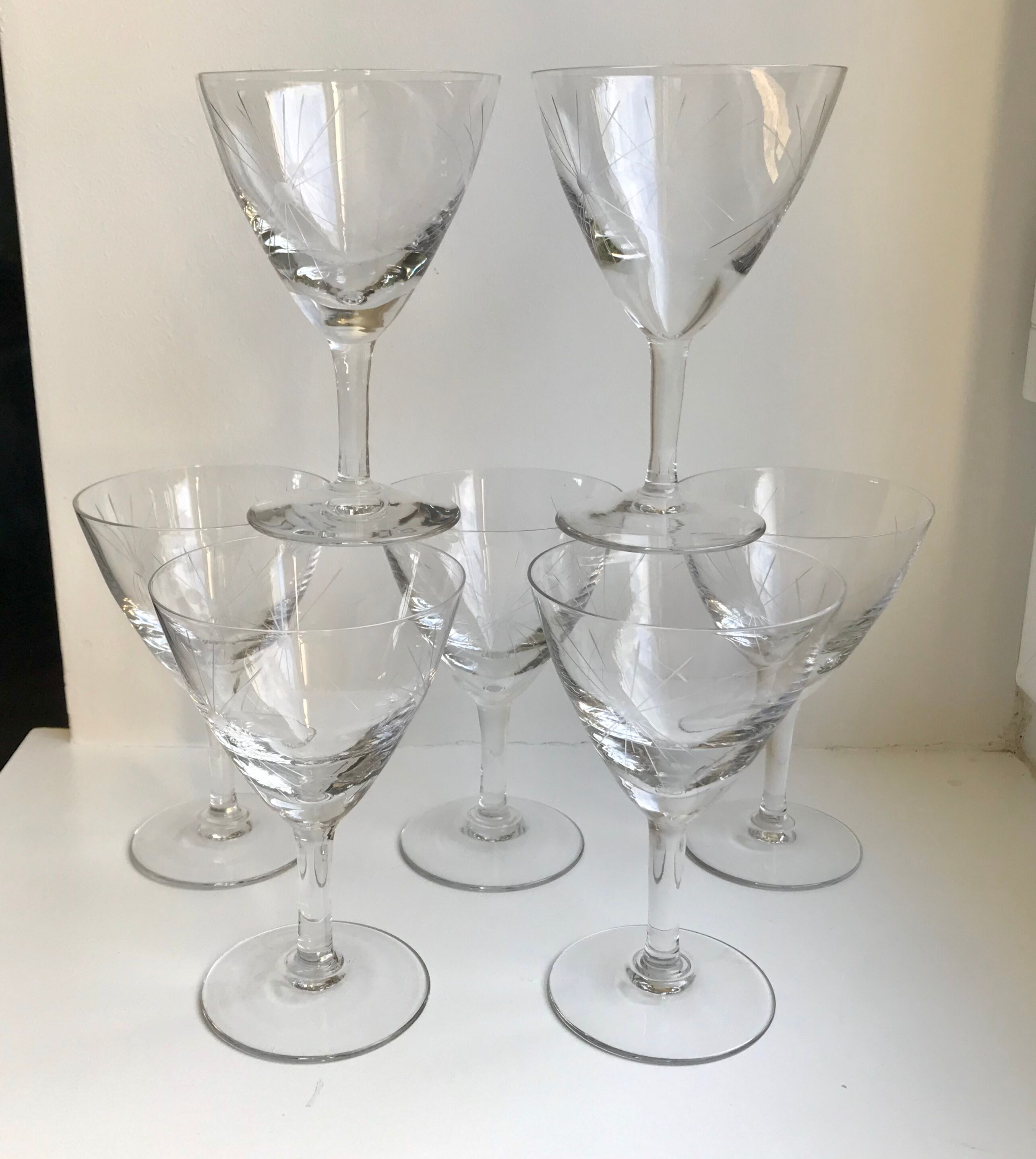 Set of 7 engraved wine glasses star model 50s