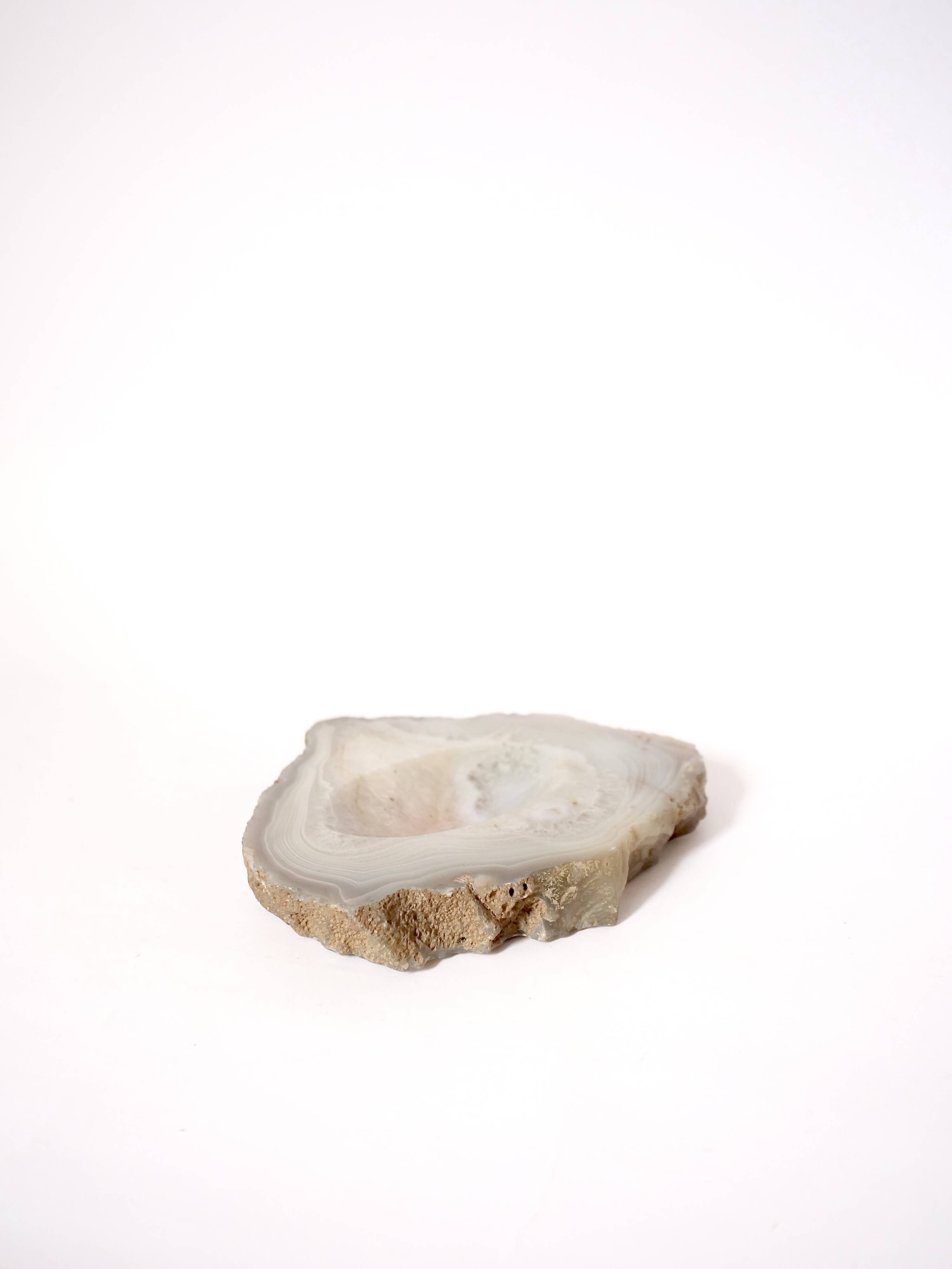 delicate attention bowl made of natural Agate stone Italy 1960
