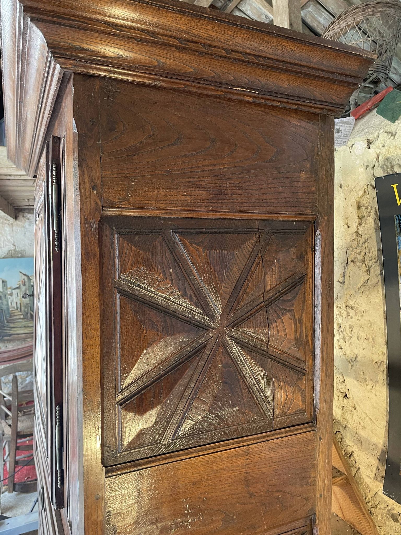 Armoire Louis XIII en chêne massif, pointes de diamant, XVIIe siècle
