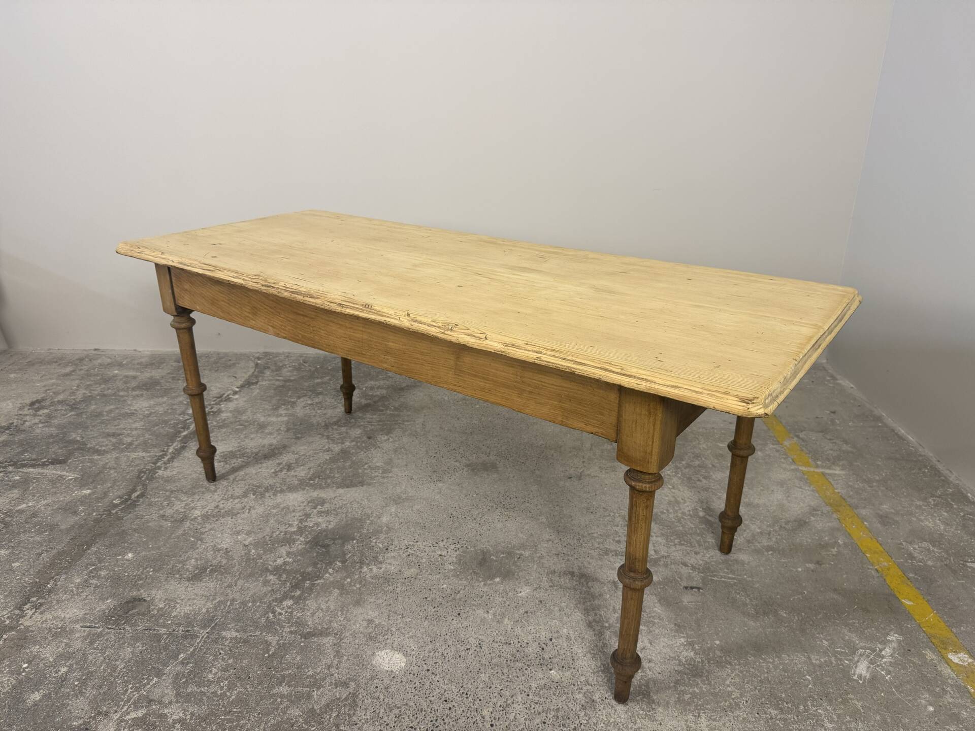 Old farmhouse table in fir, bistro style – 180 cm